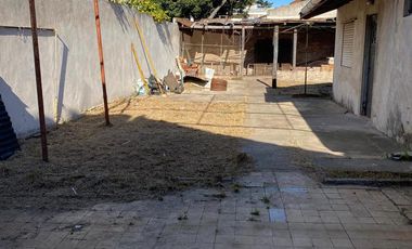 Casa en venta con lote de 8,66 x 42,86 - Wilde