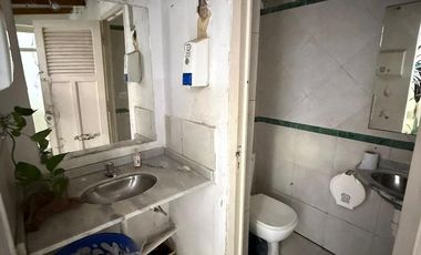 Se vende local en pleno Centro