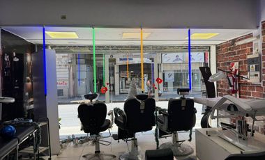 Se vende local en pleno Centro