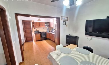 Venta casa 3 ambientes con jardín en Sarandi