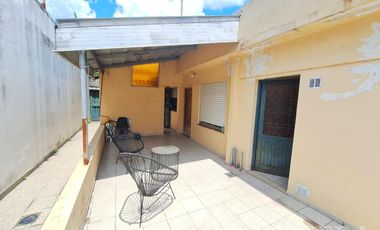 Venta casa 3 ambientes con jardín en Sarandi