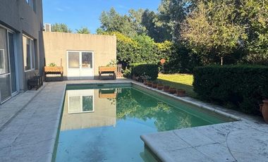 Casa de 8 Ambientes en Venta,Barrio Cerrado La Pradera, Pilar