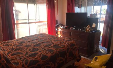 VENTA - Casa 3 dormitorios, cochera y jardín. Fisherton, Rosario.