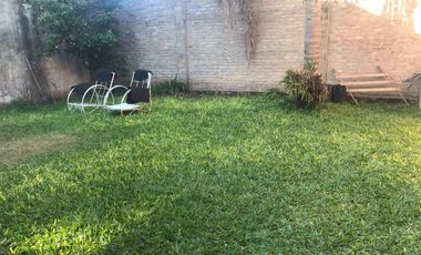VENTA - Casa 3 dormitorios, cochera y jardín. Fisherton, Rosario.