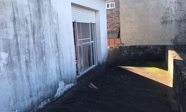 VENTA - Casa 3 dormitorios, cochera y jardín. Fisherton, Rosario.