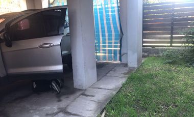 VENTA - Casa 3 dormitorios, cochera y jardín. Fisherton, Rosario.