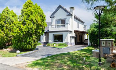 Casa en venta - Barrio El Lauquen, Canning