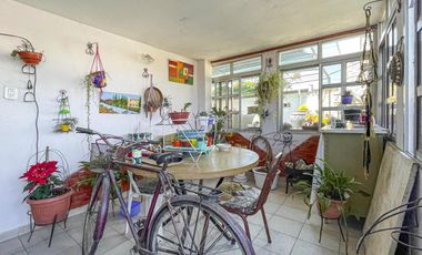 Casa de 3 dormitorios, departamento y local independiente