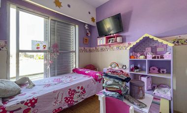 Casa de 3 dormitorios, departamento y local independiente