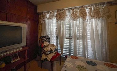 Casa de 3 dormitorios, departamento y local independiente