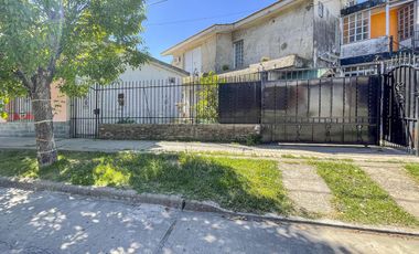 Casa de 3 dormitorios, departamento y local independiente