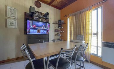 Casa de 3 dormitorios, departamento y local independiente