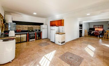 VENTA | PERMUTA - Casa de 2 dormitorios, jardín y pileta - Andino, Santa Fe. APTO CRÉDITO.