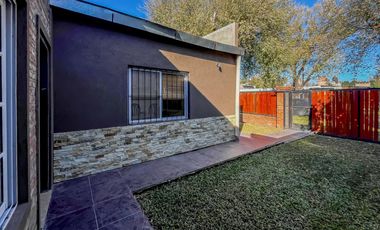 VENTA | PERMUTA - Casa de 2 dormitorios, jardín y pileta - Andino, Santa Fe. APTO CRÉDITO.