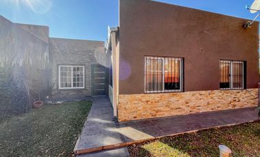 VENTA | PERMUTA - Casa de 2 dormitorios, jardín y pileta - Andino, Santa Fe. APTO CRÉDITO.
