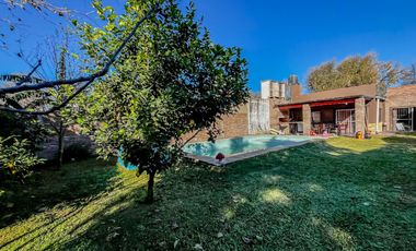 VENTA | PERMUTA - Casa de 2 dormitorios, jardín y pileta - Andino, Santa Fe. APTO CRÉDITO.