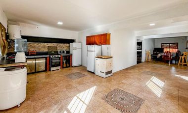 VENTA | PERMUTA - Casa de 2 dormitorios, jardín y pileta - Andino, Santa Fe. APTO CRÉDITO.