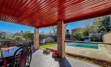 VENTA | PERMUTA - Casa de 2 dormitorios, jardín y pileta - Andino, Santa Fe. APTO CRÉDITO.