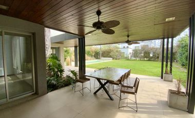 Funes Hills Cadaques - Casa De 3 Dormitorios Con Pileta En Venta - Barrio Privado