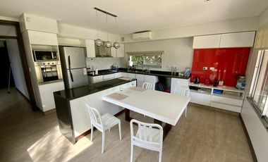 Funes Hills Cadaques - Casa De 3 Dormitorios Con Pileta En Venta - Barrio Privado