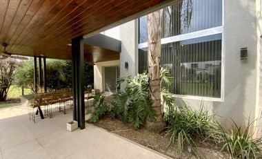 Funes Hills Cadaques - Casa De 3 Dormitorios Con Pileta En Venta - Barrio Privado