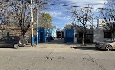 Venta - Propiedad Comercial en 25 de Mayo y Mendoza  - L026