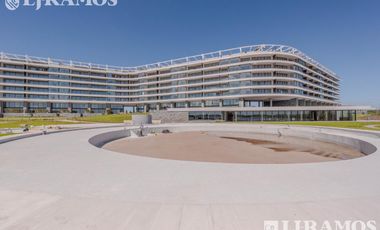 Departamento en venta de 3 ambientes con vista a la Laguna central