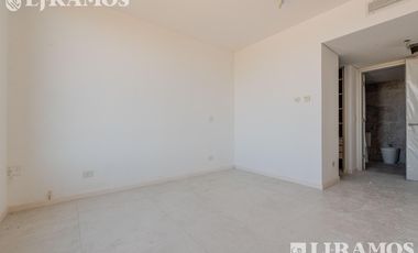Townhouse en venta de 4 ambientes con vista a la Laguna central