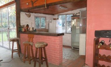 EXCELENTE COMPLEJO-CASA QUINTA PARA EMPRENDIMIENTO COMERCIAL O VIVIENDA SOBRE PREDIO DE 2400 M2