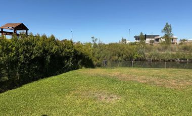 Casa en Venta en Barrio Costas Premium a la Laguna