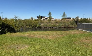 Casa en Venta en Barrio Costas Premium a la Laguna