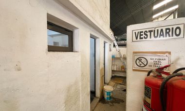 Galpón de más de 1.000m² en Echesortu con nucleo de oficinas