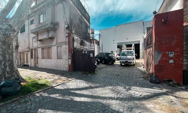 Galpón de más de 1.000m² en Echesortu con nucleo de oficinas