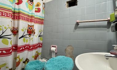 Venta casa multifamiliar con cochera en Wilde