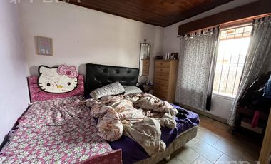 Venta casa multifamiliar con cochera en Wilde
