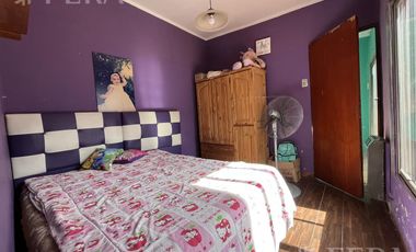 Venta casa multifamiliar con cochera en Wilde