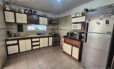 Venta de PH 4 ambientes en Wilde