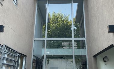 Venta casa de 4 ambientes con cochera y jardín en Don Bosco