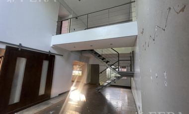 Venta casa de 4 ambientes con cochera y jardín en Don Bosco