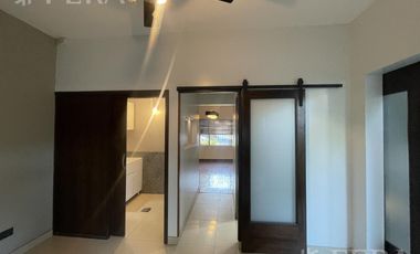 Venta casa de 4 ambientes con cochera y jardín en Don Bosco