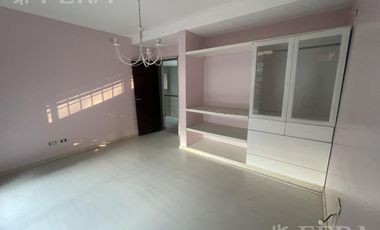 Venta casa de 4 ambientes con cochera y jardín en Don Bosco