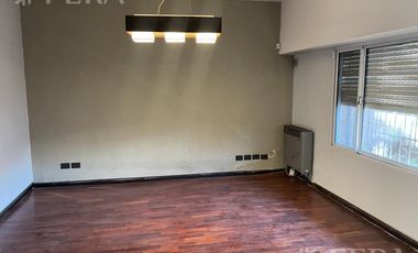 Venta casa de 4 ambientes con cochera y jardín en Don Bosco