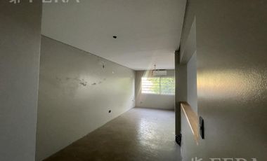 Venta casa de 4 ambientes con cochera y jardín en Don Bosco