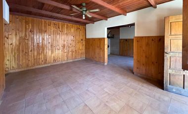 VENTA - Casa de 1 dormitorio con patio, interna única - Villa Gobernador Gálvez. APTO CRÉDITO.