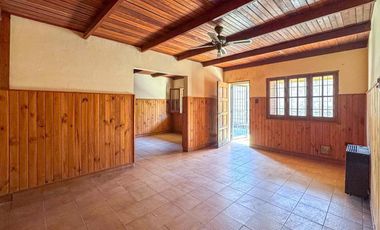VENTA - Casa de 1 dormitorio con patio, interna única - Villa Gobernador Gálvez. APTO CRÉDITO.