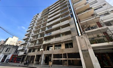 Venta - Departamento de un dormitorio, a estrenar, al frente, al este, con balcón, en Barrio Martin.
