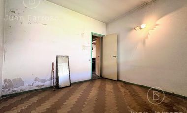 Venta Casa con 2 dormitorios en Remedios de Escalada.