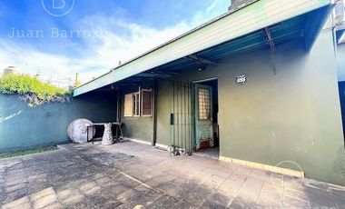 Venta Casa con 2 dormitorios en Remedios de Escalada.