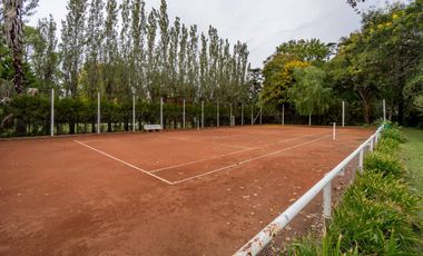 VENTA - Casa - Quincho, Parrillero, Piscina y Cancha de tenis - Funes, Santa Fe.