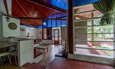 VENTA - Casa - Quincho, Parrillero, Piscina y Cancha de tenis - Funes, Santa Fe.